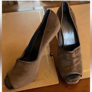 DONNA KARAN COLLECTION Crushed Velvet Covered Platform Peep Toe Pump 39 1/2 $890